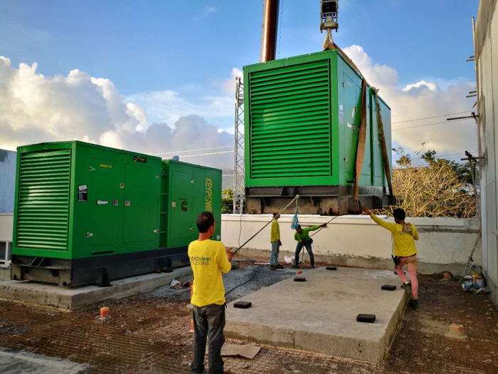 Zwei Einheiten von 500-kVA-Cummins-Generatoren mit Synchronisierungspanels für Wanda Plaza in Manilla, Philippinen
